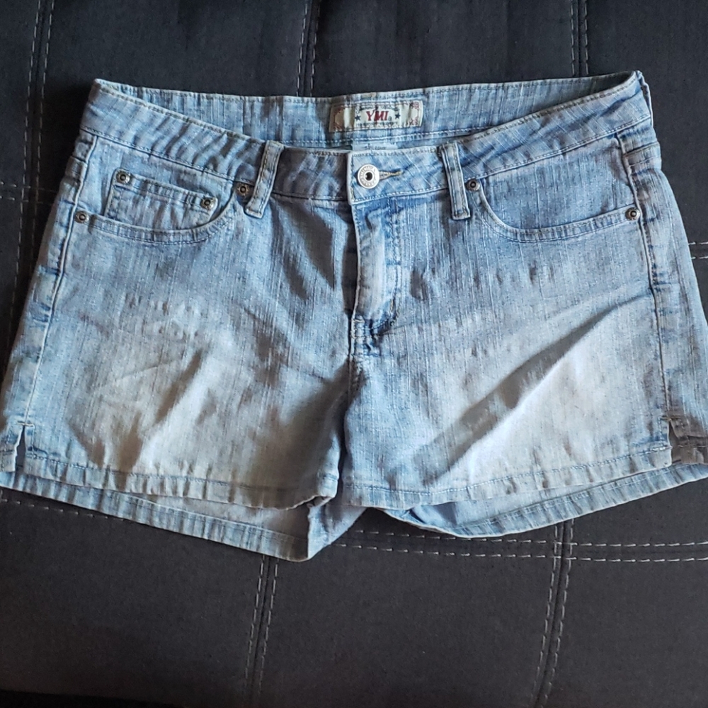 Stretchy jean shorts